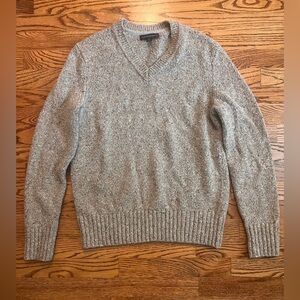 Banana Republic Men’s Tweed V-Neck Lamb’s Wool Sweater
Size: Medium